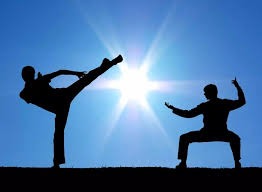 足球英超球队内部录像流出，球员争吵曝光